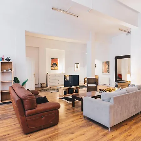 Loft By People Apartman *